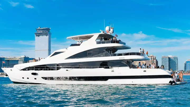 Yacht Rental Dubai, Luxury Yacht Charter - Xclusive Yachts