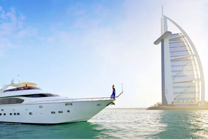 Yacht Rental in Dubai Marina