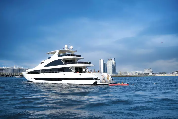 Superyacht in Dubai