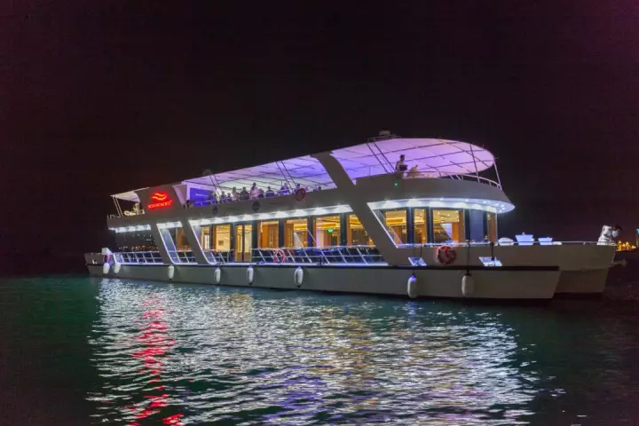 Xclusive Yachts - Houseboat - Staff Party