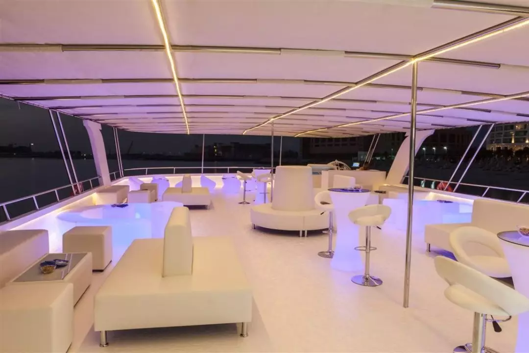 Wedding Cocktail Lounge - Xclusive Yachts 
