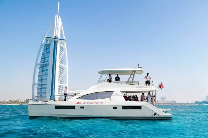 experience yacht trip in Dubai