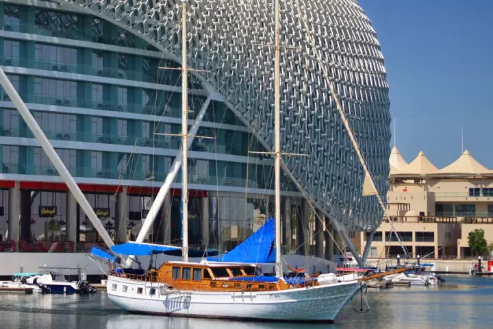 Abu Dhabi Yacht Boat Tour Experience You Don't Want To Miss!