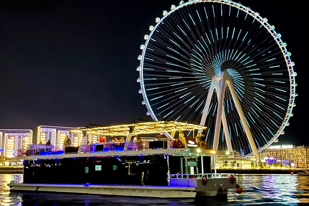 Think Dubai is just a daytime destination? Think again! Exploring Dubai at night on a yacht is   an experience you won't want to miss. Here's why:     The city comes alive at night with vibrant lights and music.  You can see the city's famous landmarks fr