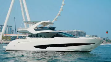 luxury yacht house dubai