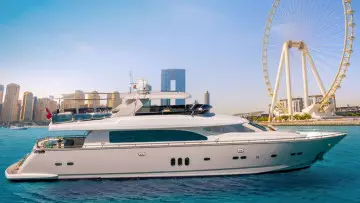 luxury yacht house dubai